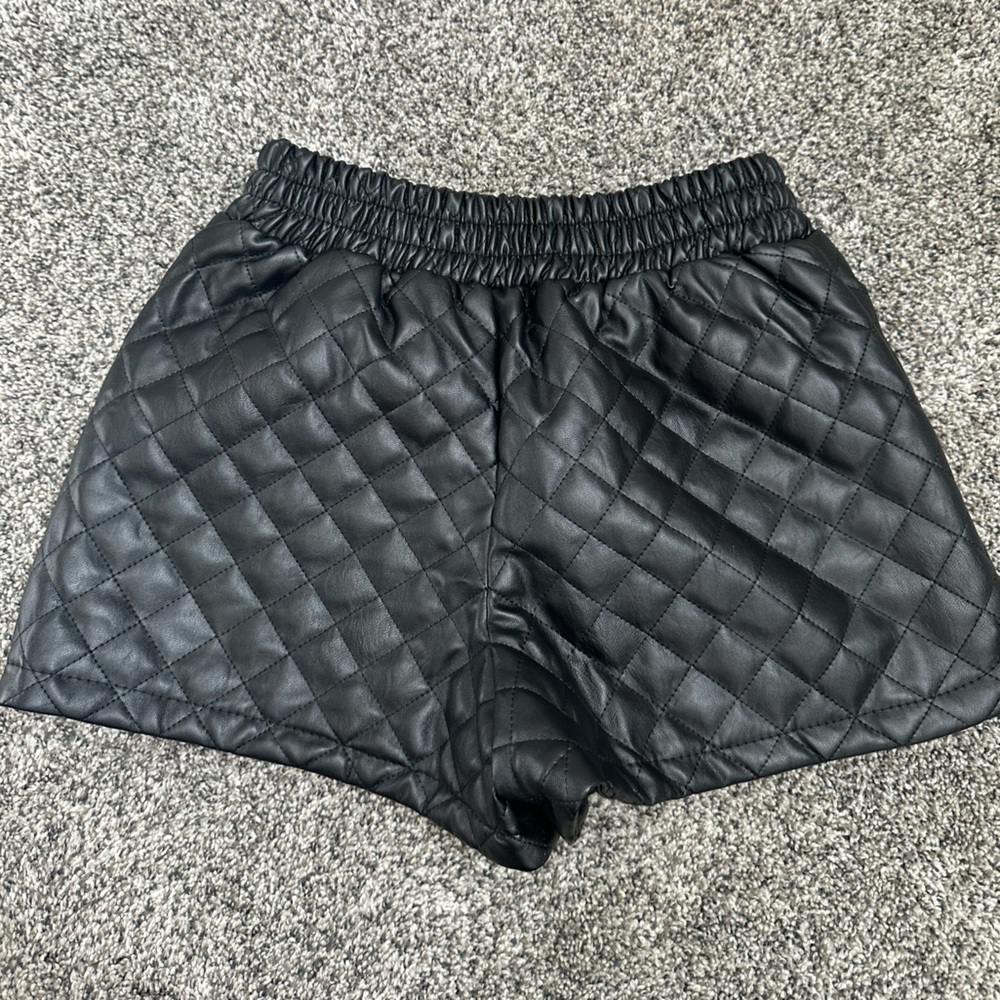 Leather quilted shorts